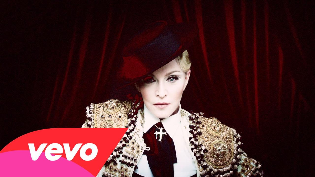 Madonna “Living For Love” | Video Madonna “Living For Love” | Video