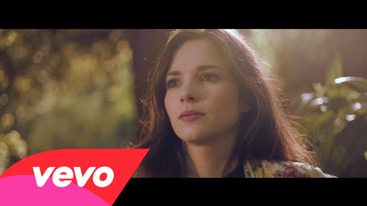 Μανώλης Φάμελλος “Μια θέση στο τρένο” (Video Premiere) Μανώλης Φάμελλος “Μια θέση στο τρένο” (Video Premiere)