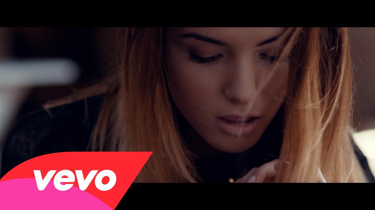 Κατερίνα Λιόλιου “Έλα” (Video Premiere) Κατερίνα Λιόλιου “Έλα” (Video Premiere)